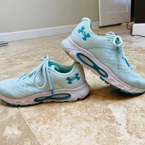 Under Armour HOVR INFINITE Women’s Tennis Shoes